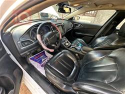 Chrysler 200